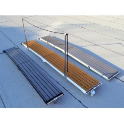 Fixation main courante pour passerelle