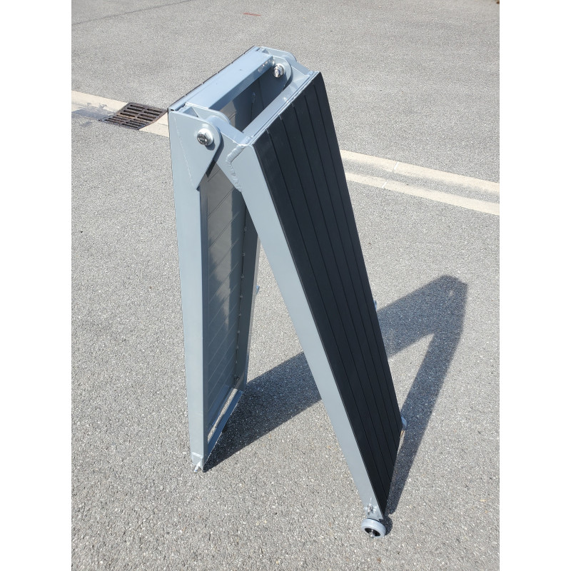 Passerelle légère BASE GRISE en alu pliable - Revêtement mousse 3M