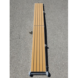 Passerelle légère blanche en alu pliable avec revêtement mousse 3M